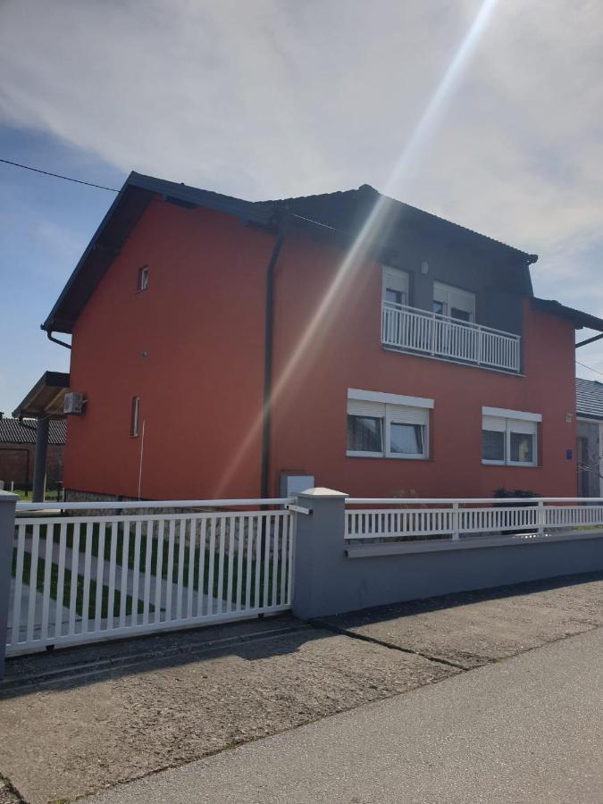Apartman Sofia Zupanja Exterior foto